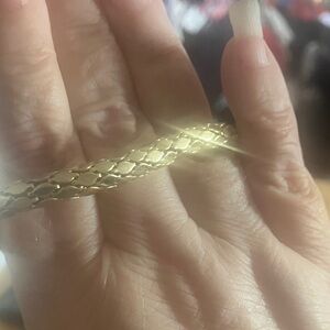 Elegant gold stretch Bracelet